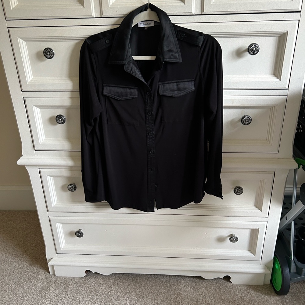 Calvin Klein Black Button-Up Shirt with satin collar, pockets and epaulets. XS